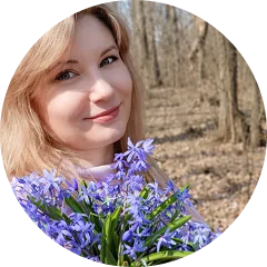 Олена Плахова